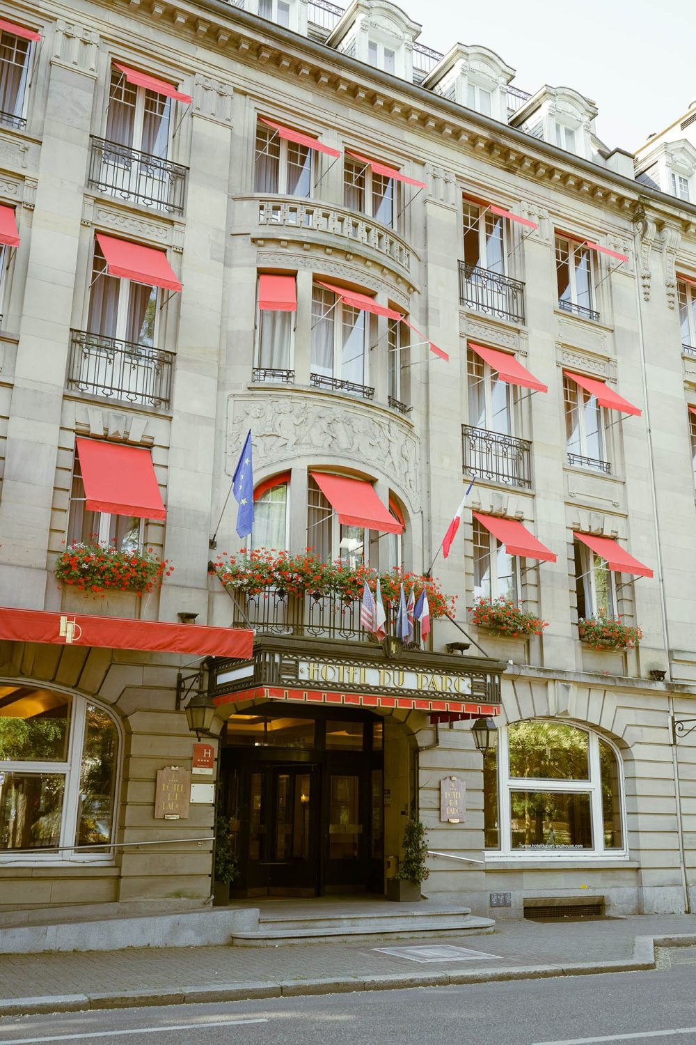 facade-hotel-du-parc-mariage